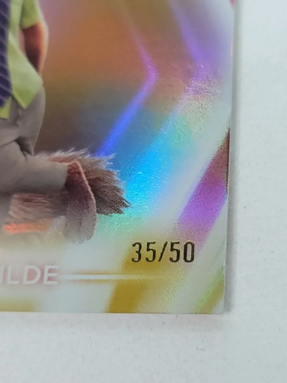 Nick Wilde Topps 2026 Disney Neon Gold Holo Parallel Limited 35/50 - Picture 2 of 4
